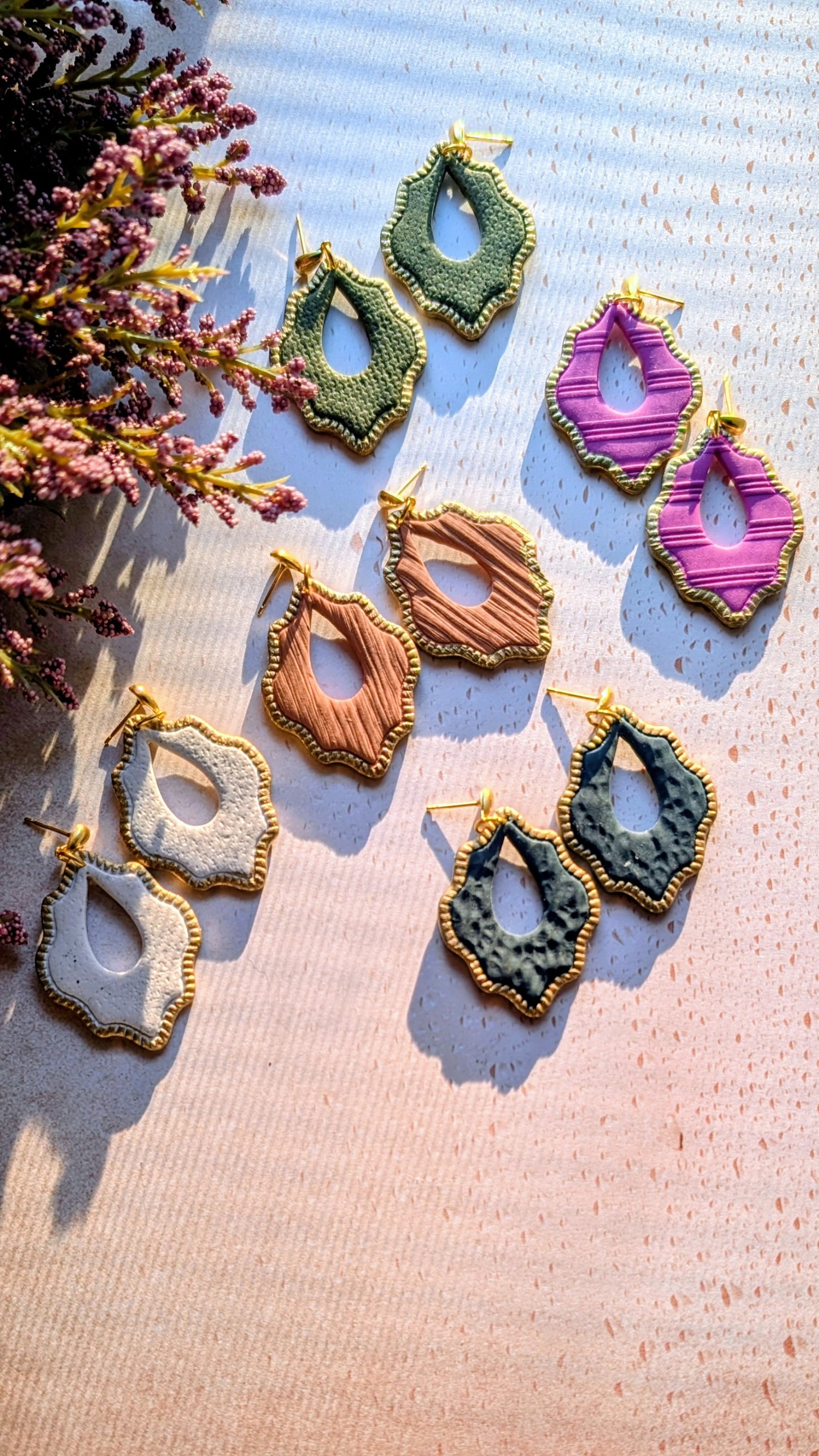 Gold-Lined Scalloped Teardrop Dangles / Solid Color / Boho / Preppy / Lightweight Polymer earrings