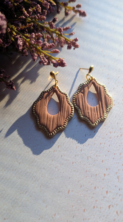 Gold-Lined Scalloped Teardrop Dangles / Solid Color / Boho / Preppy / Lightweight Polymer earrings