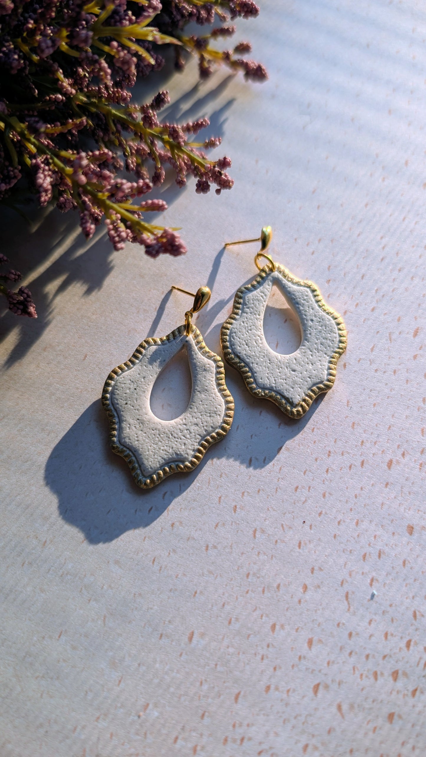 Gold-Lined Scalloped Teardrop Dangles / Solid Color / Boho / Preppy / Lightweight Polymer earrings
