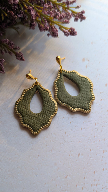 Gold-Lined Scalloped Teardrop Dangles / Solid Color / Boho / Preppy / Lightweight Polymer earrings