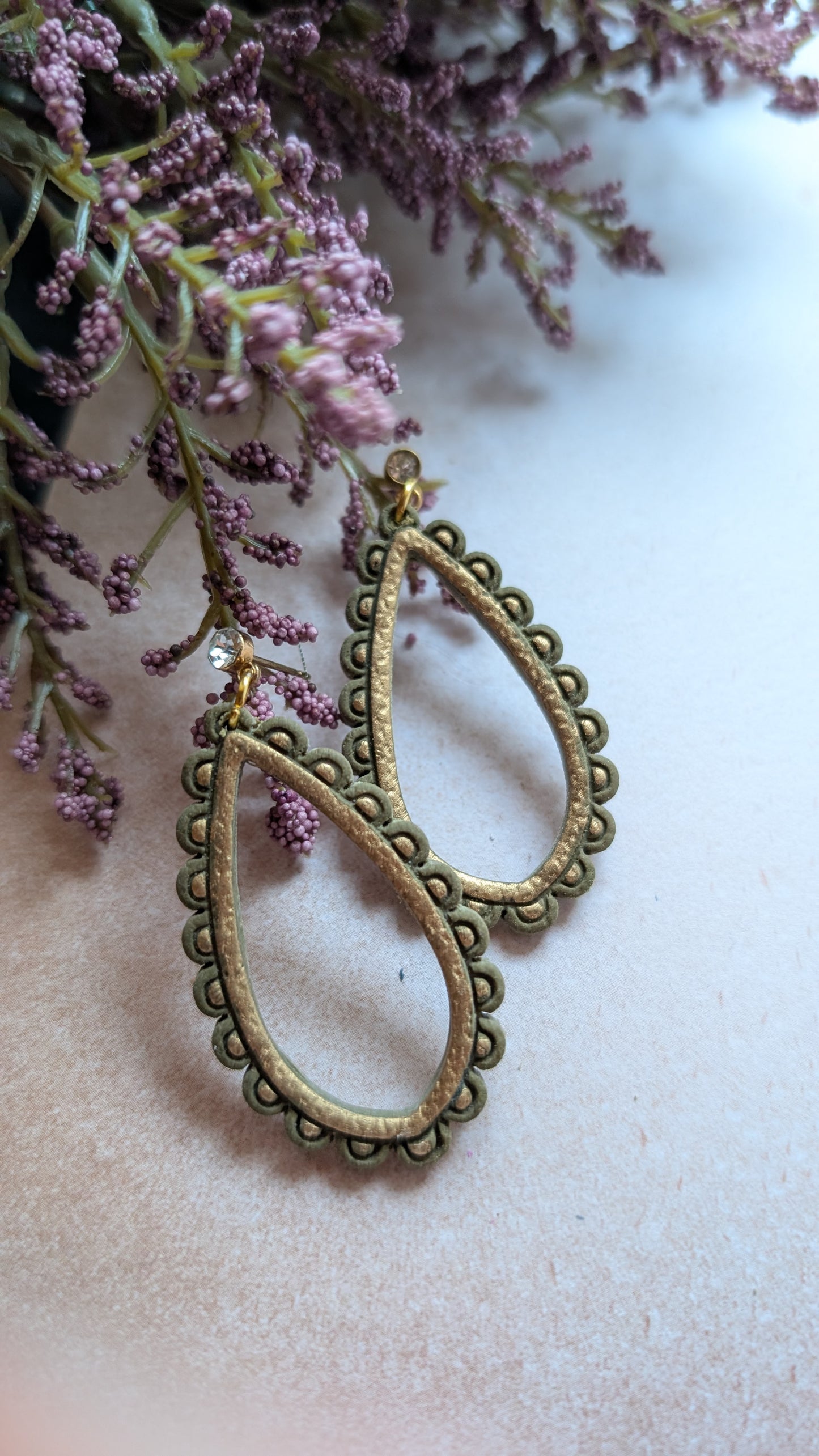 Gold-Lined Scalloped Dangles / Solid Color / Boho / Preppy / Lightweight Polymer earrings