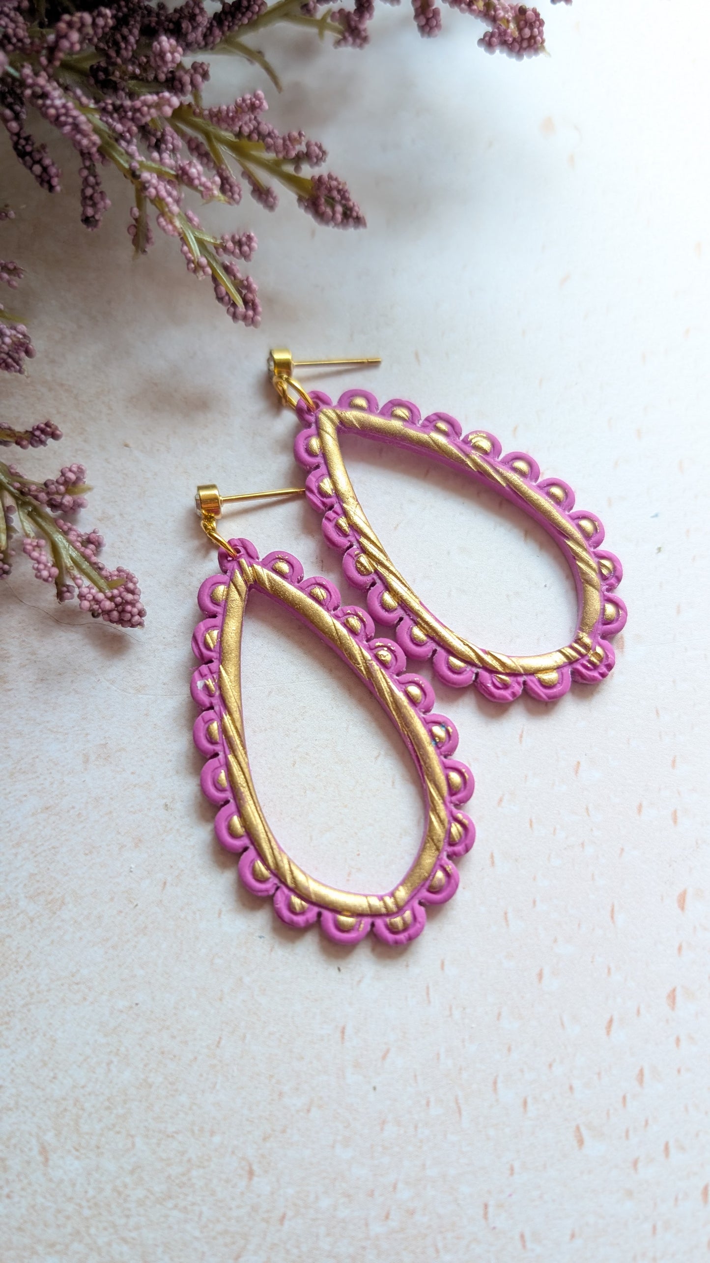 Gold-Lined Scalloped Dangles / Solid Color / Boho / Preppy / Lightweight Polymer earrings