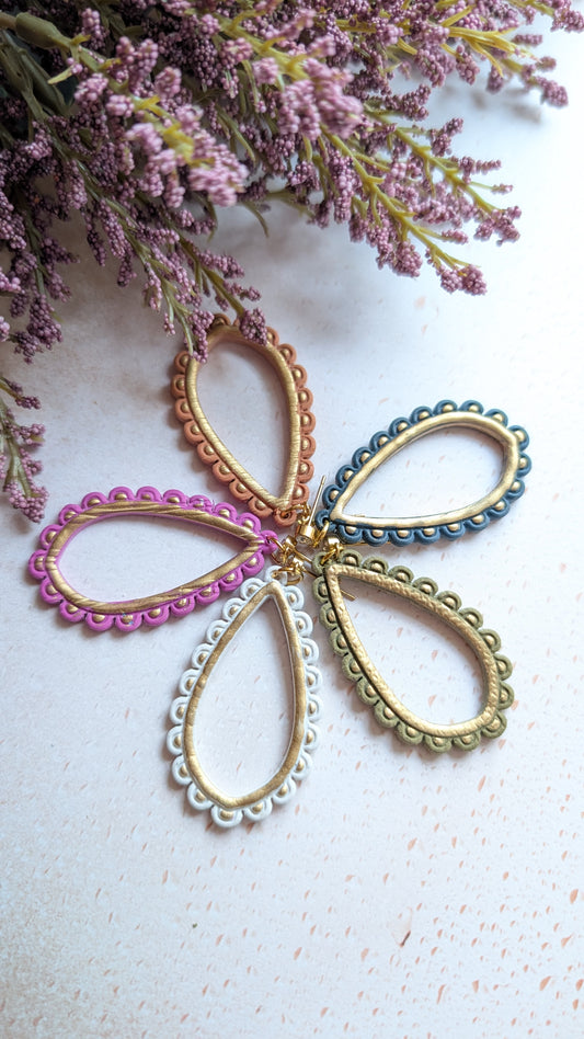 Gold-Lined Scalloped Dangles / Solid Color / Boho / Preppy / Lightweight Polymer earrings