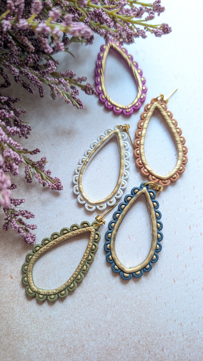 Gold-Lined Scalloped Dangles / Solid Color / Boho / Preppy / Lightweight Polymer earrings