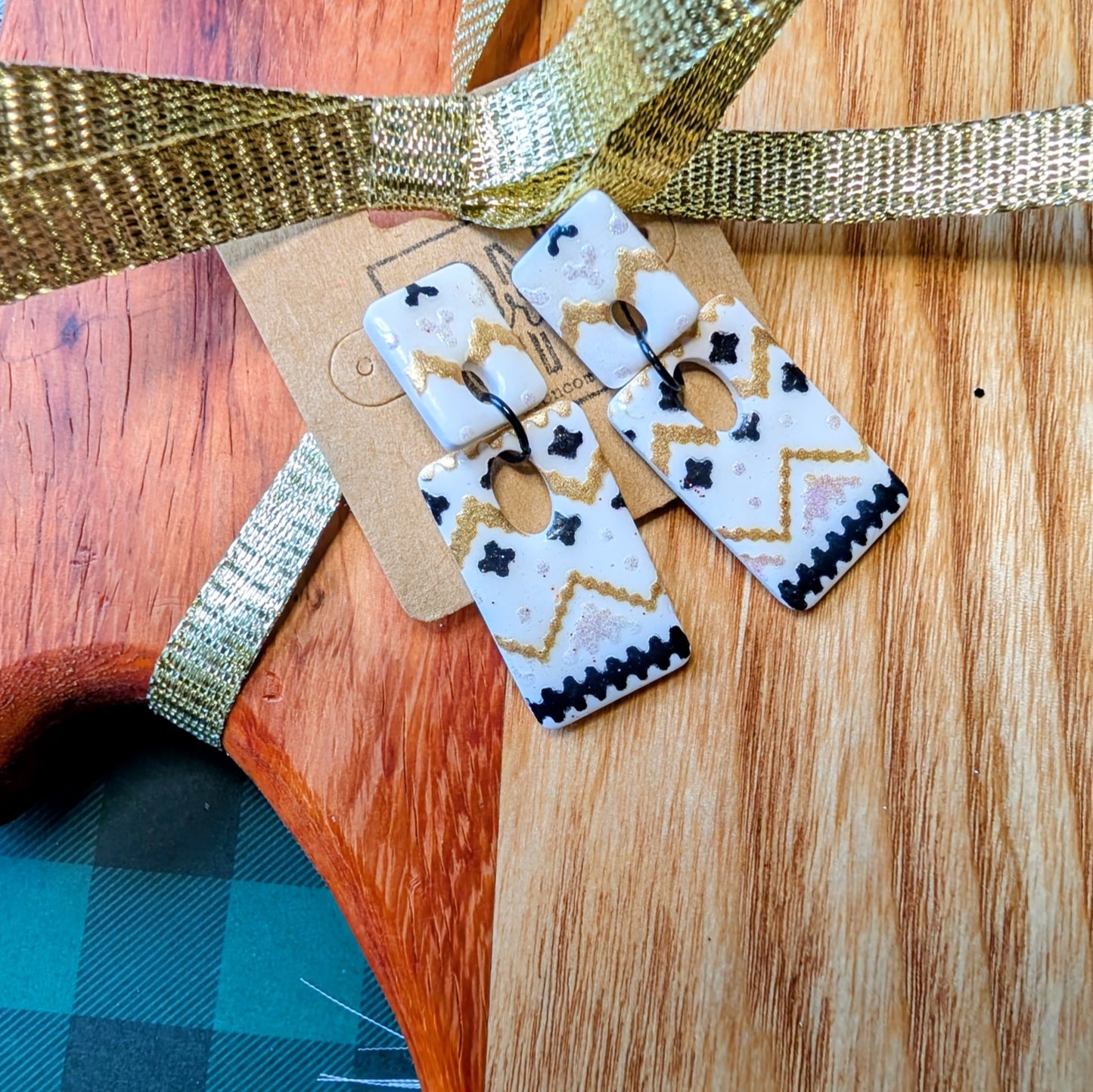 11" Texas Cutting board and earrings gift set
